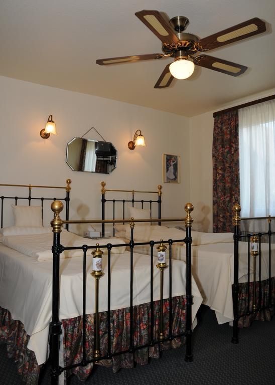 Hotel Admiral Wiesbaden Chambre photo