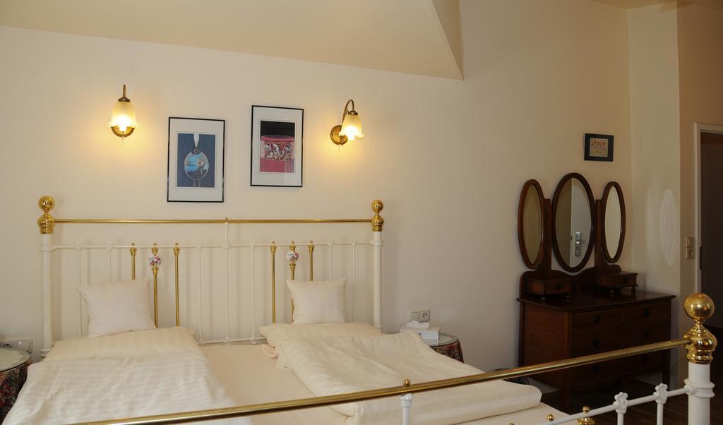 Hotel Admiral Wiesbaden Chambre photo